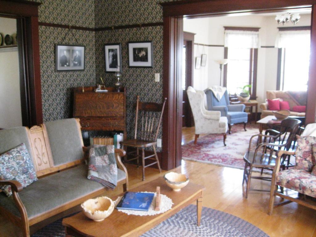 Sproule Heritage Bed & Breakfast Strathmore Kültér fotó